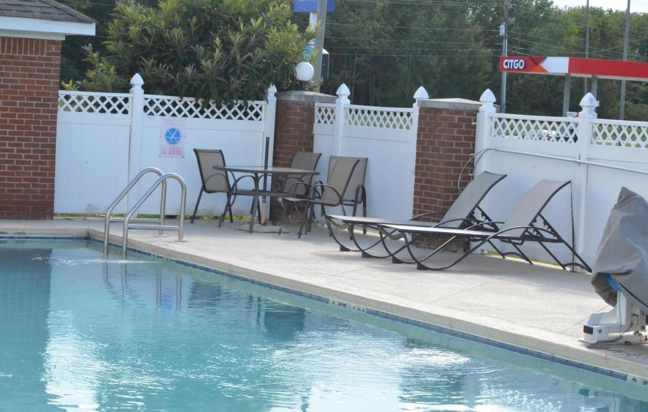 Home Inn & Suites Montgomery Exterior photo